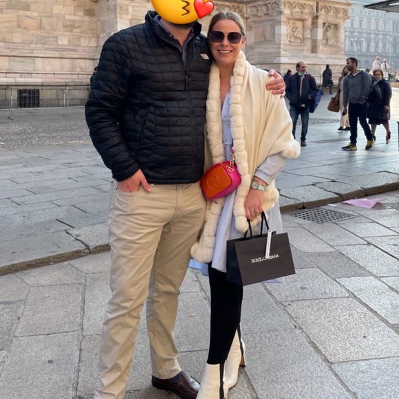 Meet your Posher, Austin - Picture 2 of 3